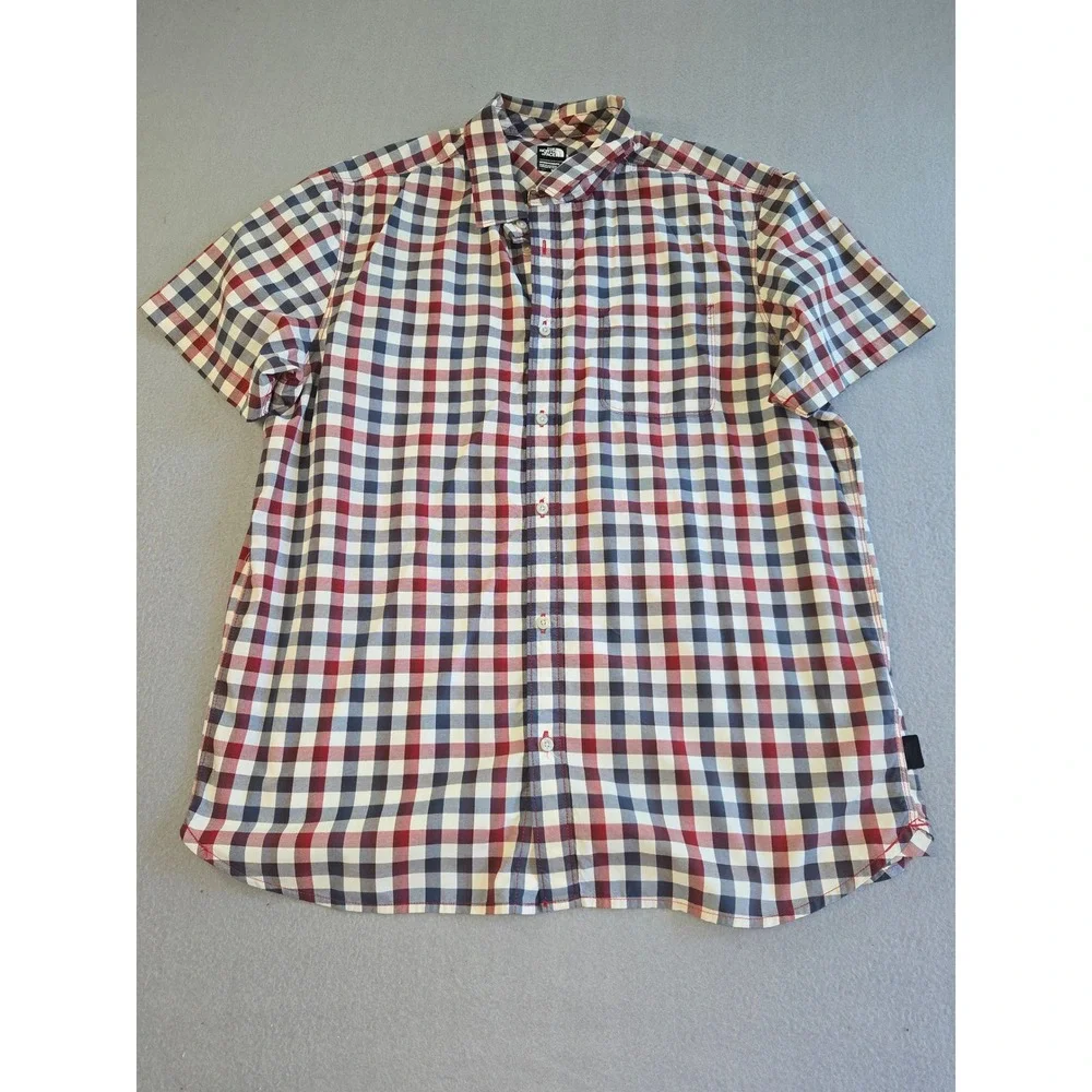 The North Face Button Up Mens XL Red Blue White Plaid Nylon Short Sleeve Shirt